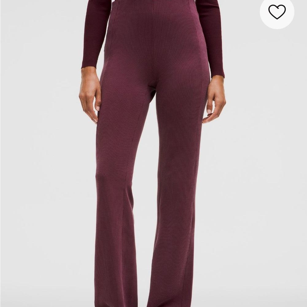 Lululemon Ribbed Softstreme Flared Pant 32”